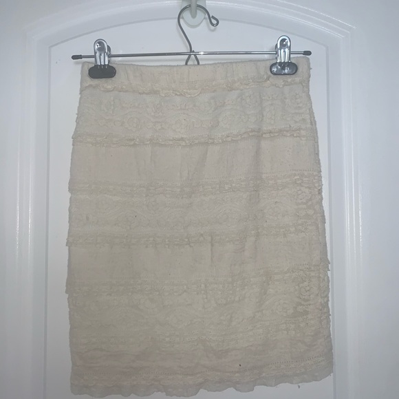 White/Cream Lace Pencil Mini Skirt - Picture 1 of 2